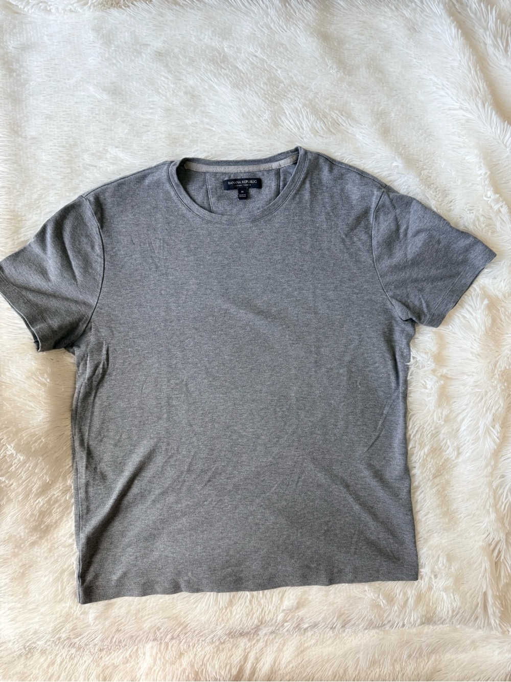 Banana Republic Men's Heather Gray Crewneck Tee